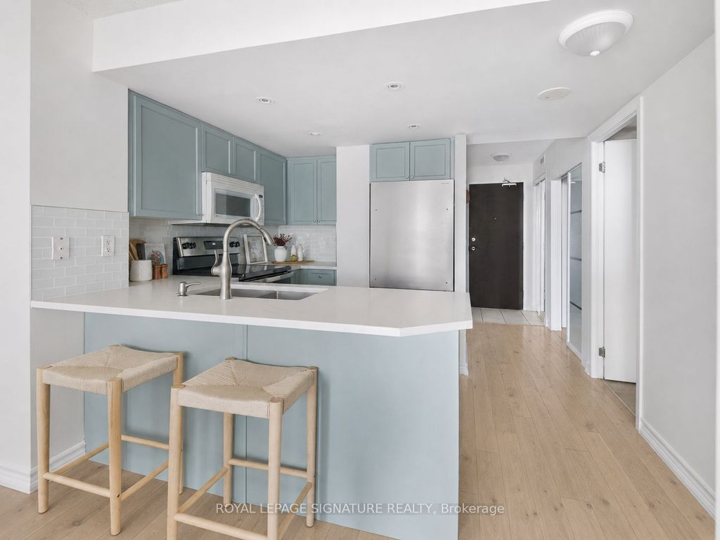 Photo of 231 Fort York Boulevard #1102, Toronto, ON M5V 1B2 (MLS # C13159480)