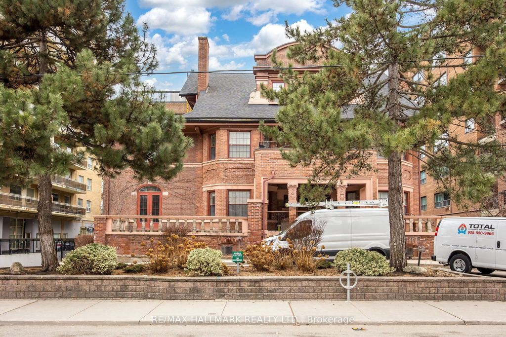 Photo of 212 St George Street #203, Toronto, ON M5R 2N5 (MLS # C12714732)