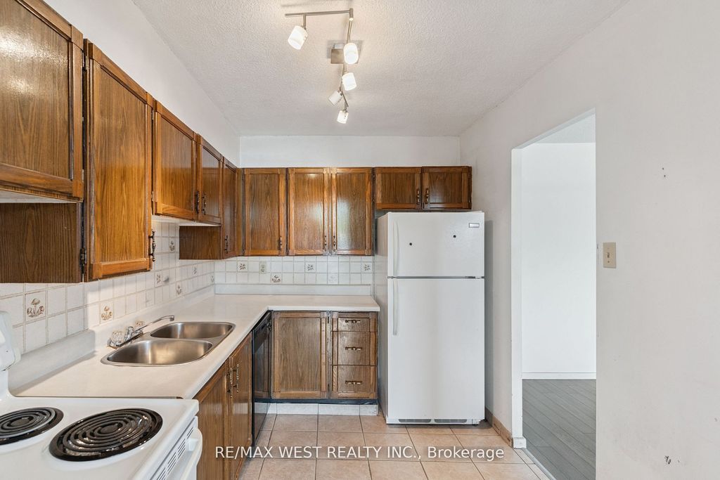 Photo of 2130 Weston Road #404, Toronto, ON M9N 3R9 (MLS # W12482665)