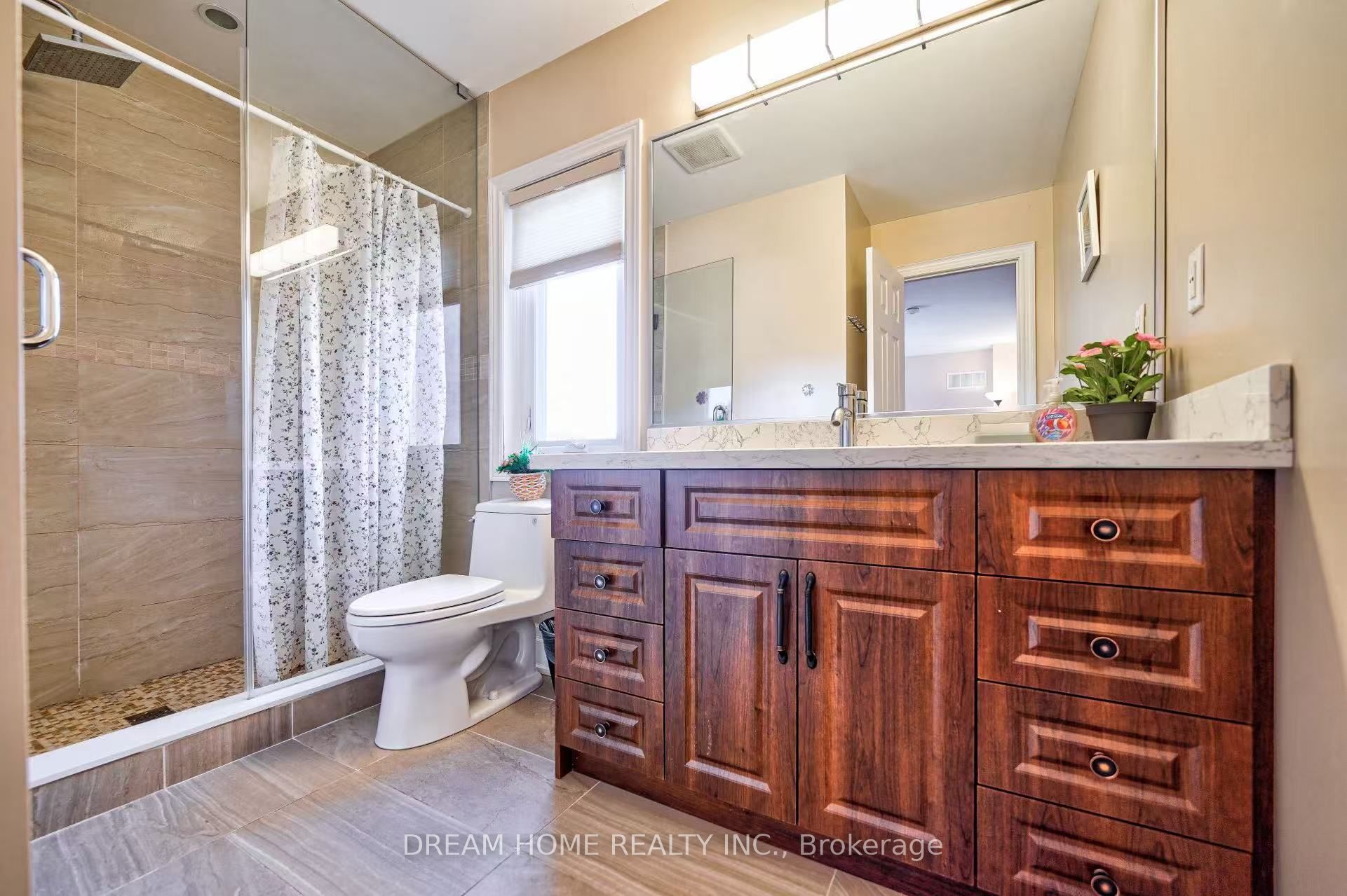 3 Moses Crescent Room C