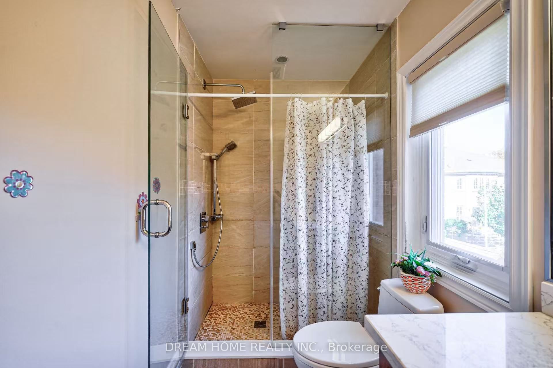 3 Moses Crescent Room C