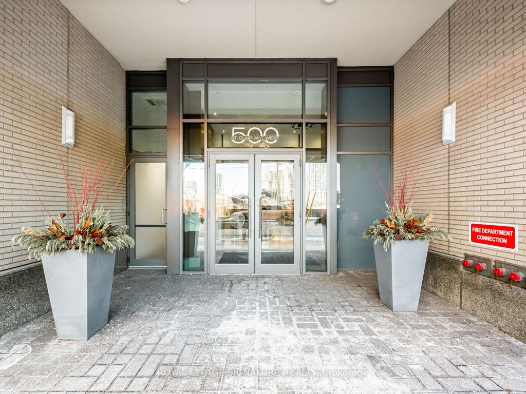 Photo of 500 St Clair Avenue W #1607, Toronto, ON M6C 1A8 (MLS # C13048012)