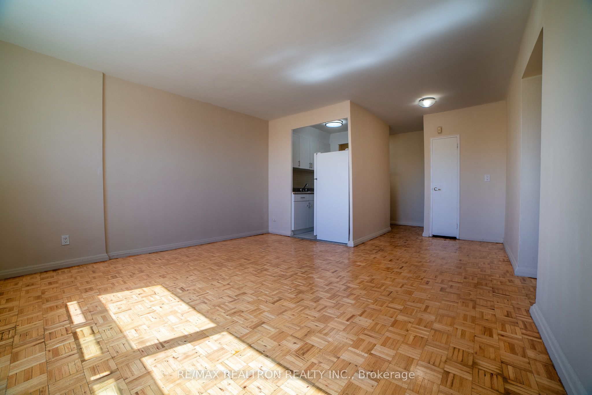 2355 Lake Shore Boulevard W 223
