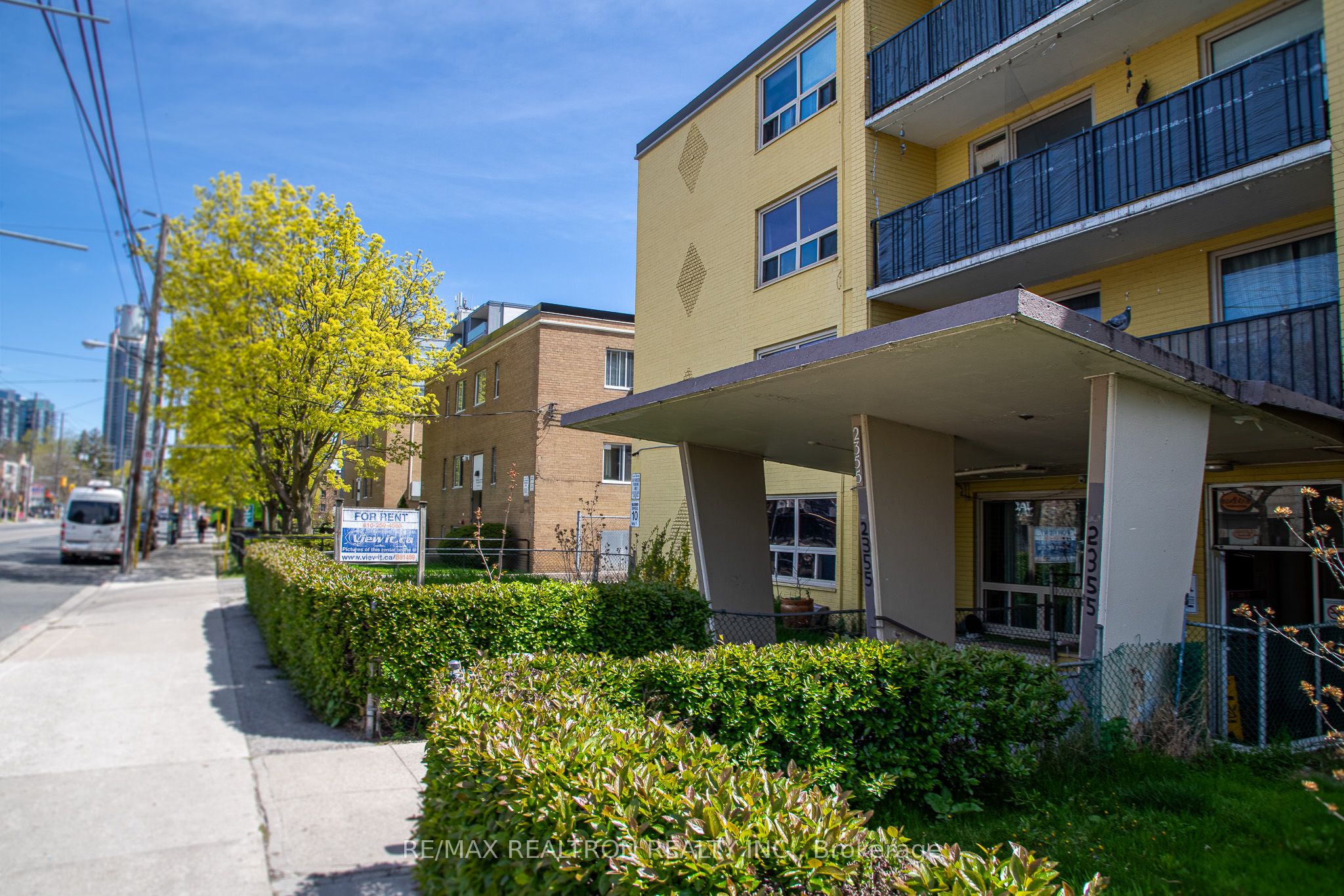 2355 Lake Shore Boulevard W 223