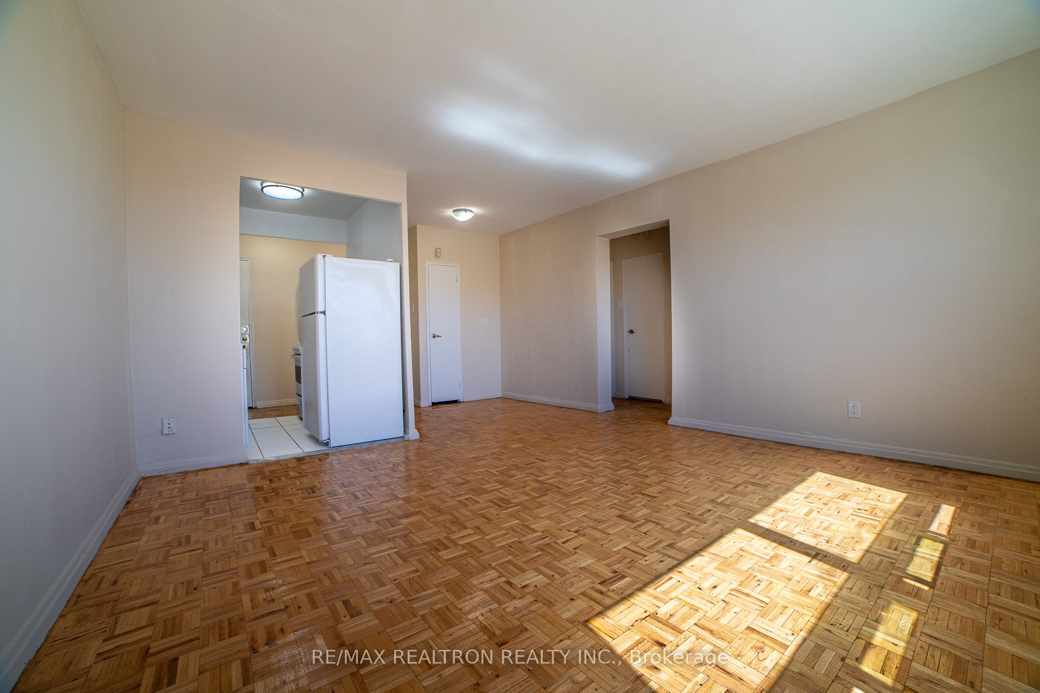 2355 Lake Shore Boulevard W 223