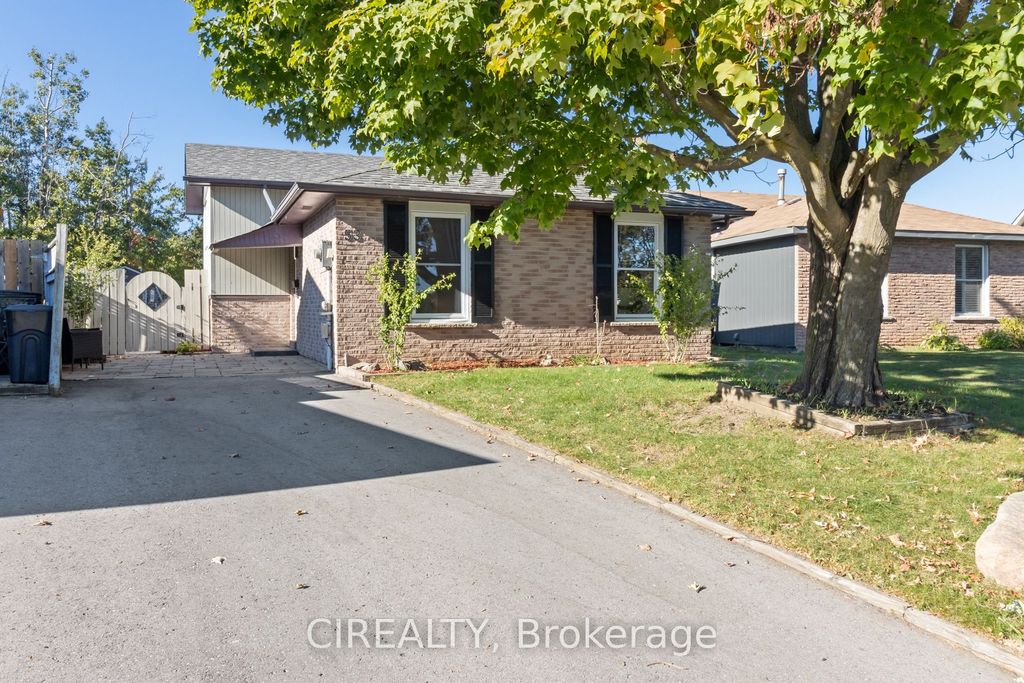 Photo of 53 Christie Crescent, Barrie, ON L4N 4V2 (MLS # S12410864)