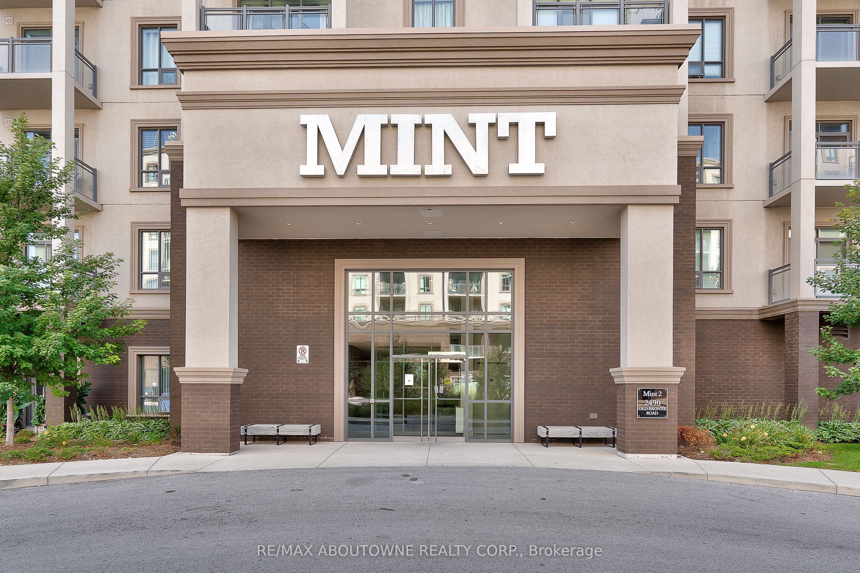 2490 Old Bronte Road 306