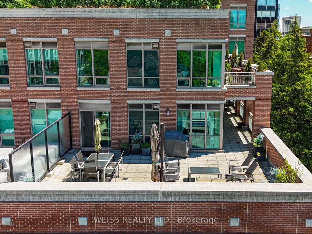 Photo of 155 St Clair Avenue W #506, Toronto, ON M4V 0A1 (MLS # C13219706)