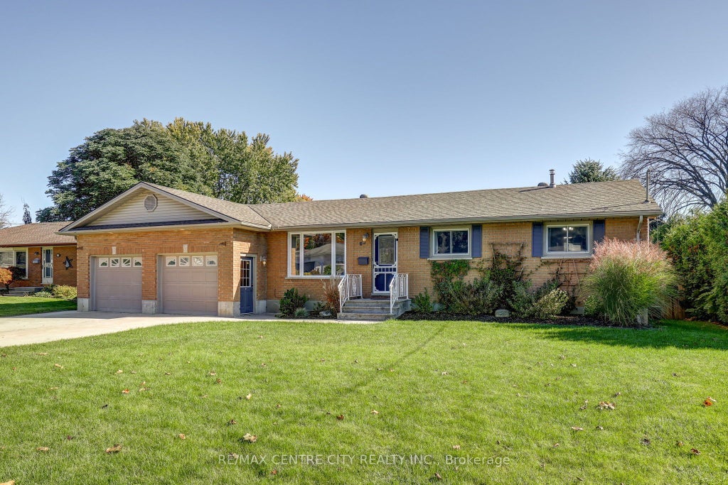 Photo of 68 Lois Avenue, Central Elgin, ON N5R 5A4 (MLS # X14109438)