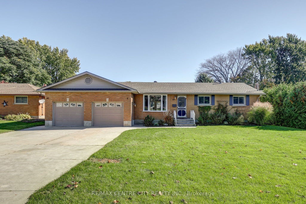 Photo of 68 Lois Avenue, Central Elgin, ON N5R 5A4 (MLS # X14109438)