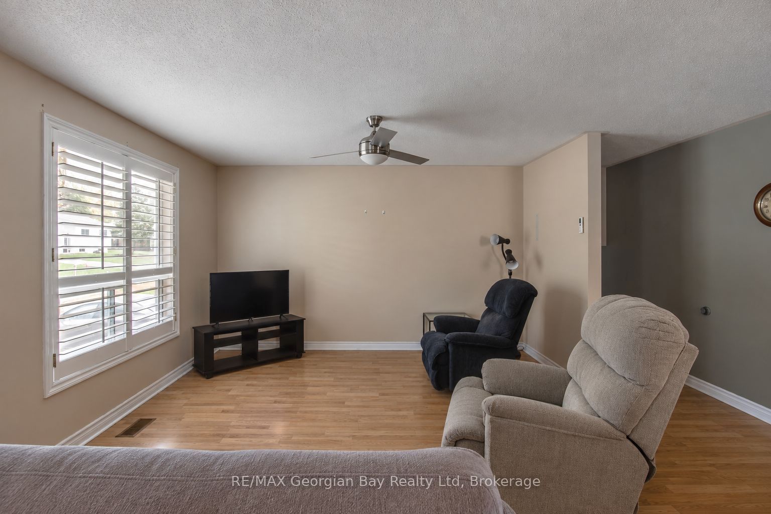 19 Bridle Road