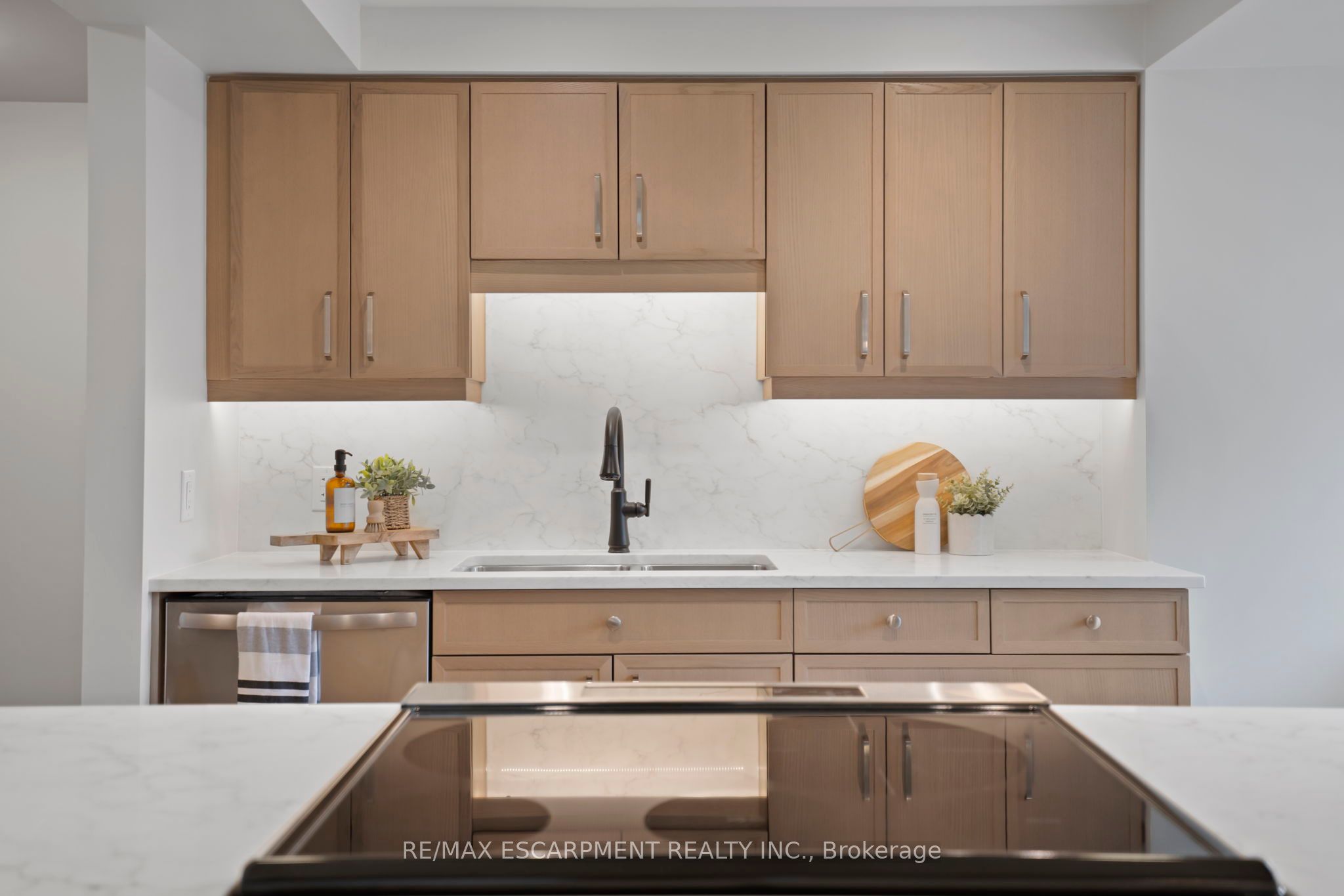 2190 LAKESHORE Road 403