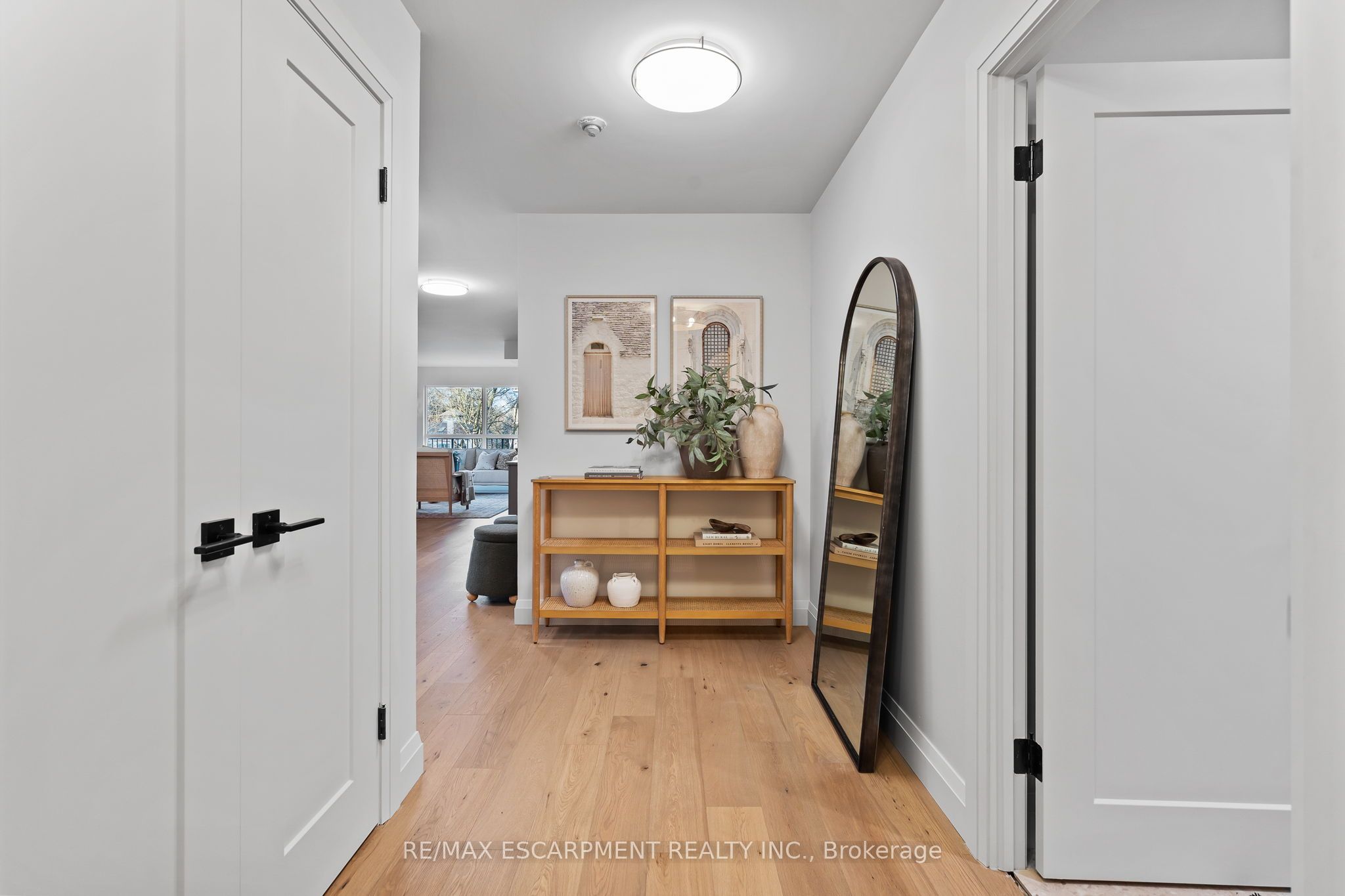 2190 LAKESHORE Road 403