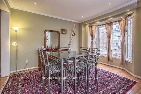 11 Horsetail Street MAIN FLOOR