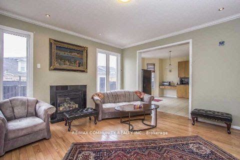 11 Horsetail Street MAIN FLOOR