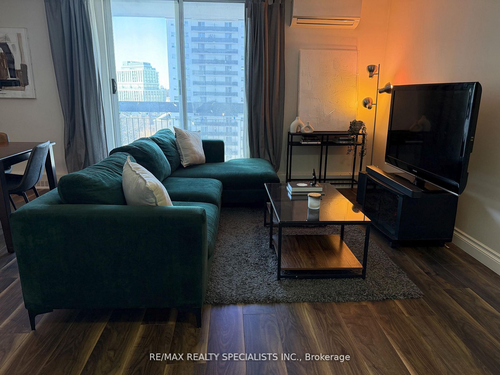 1100 Caven Street 810