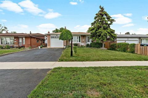979 Forestwood Drive Mississauga ON L5C 1G9