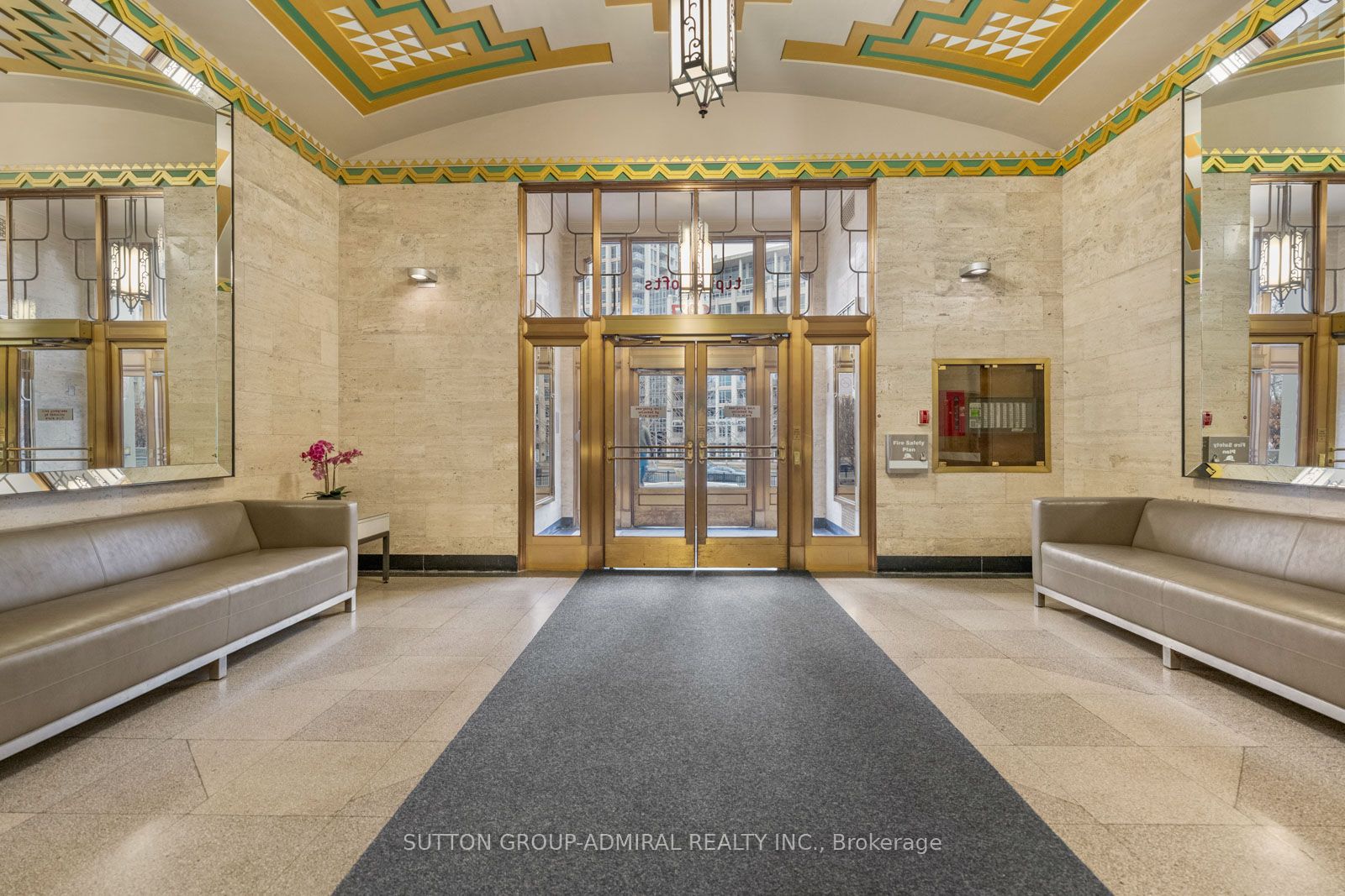 637 Lake Shore Boulevard W 434