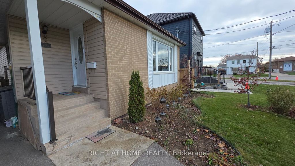 Photo of 783 Oliva Street, Pickering, ON L1W 2V9 (MLS # E12588756)