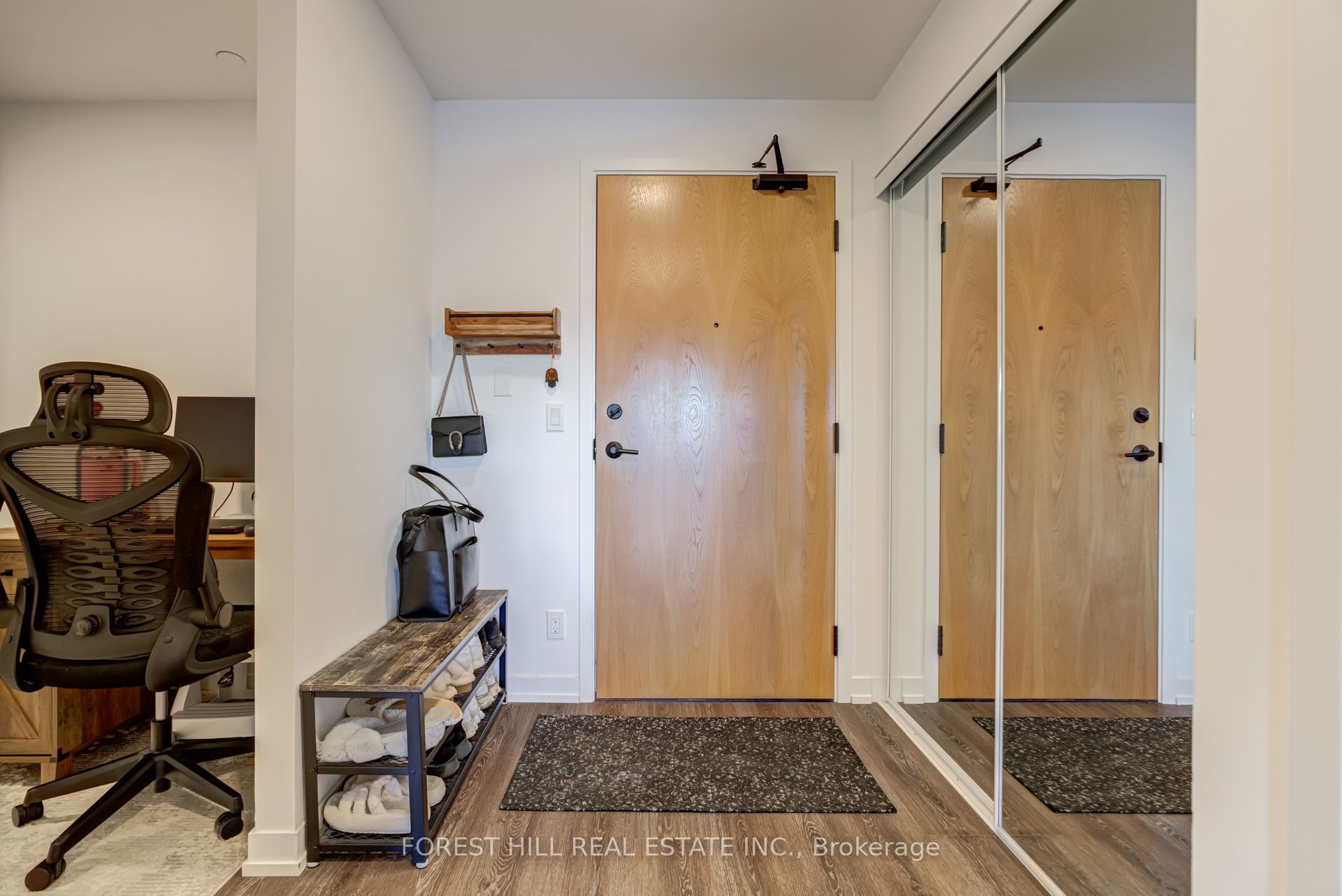 8 Beverley Glen Boulevard 217