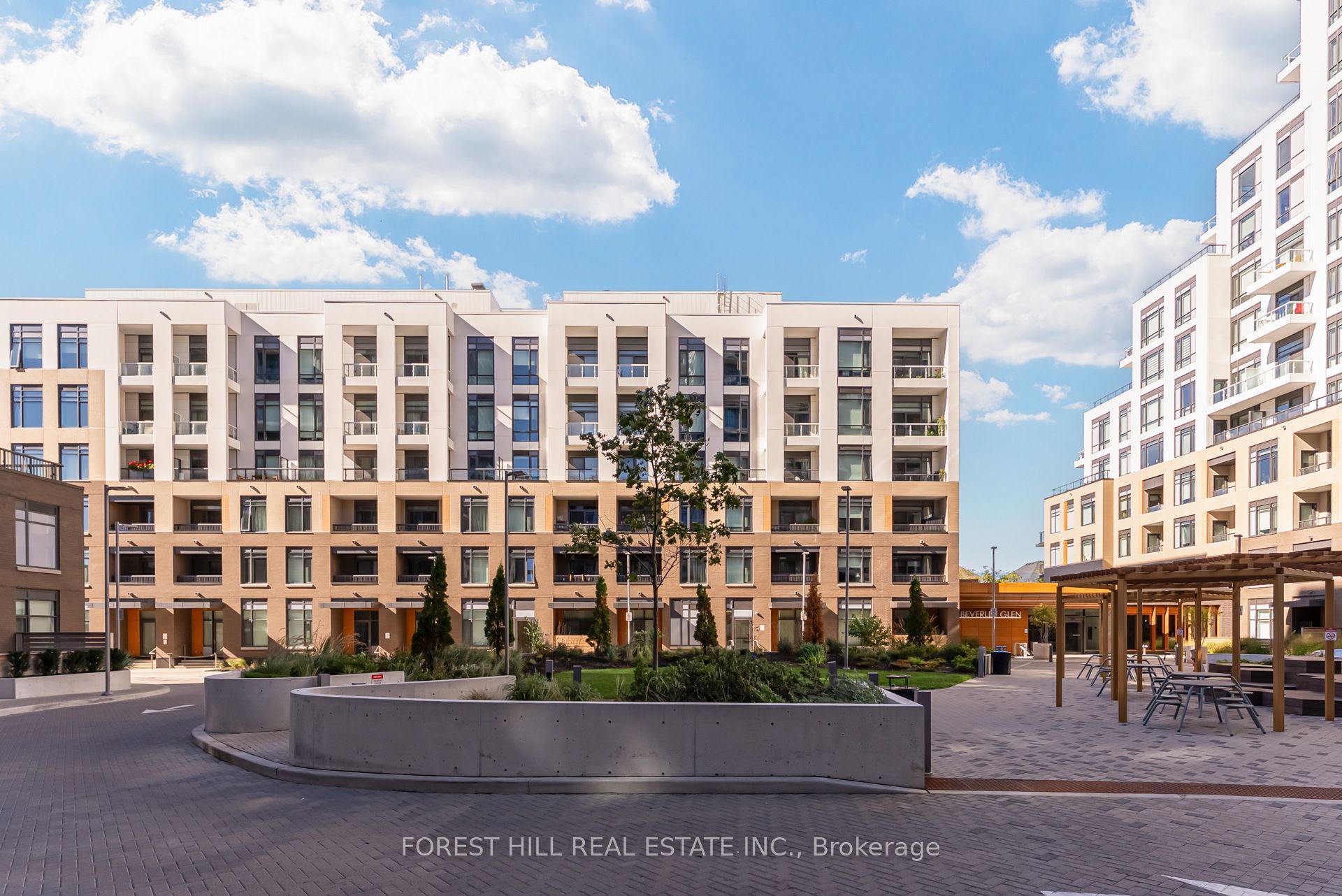 8 Beverley Glen Boulevard 217