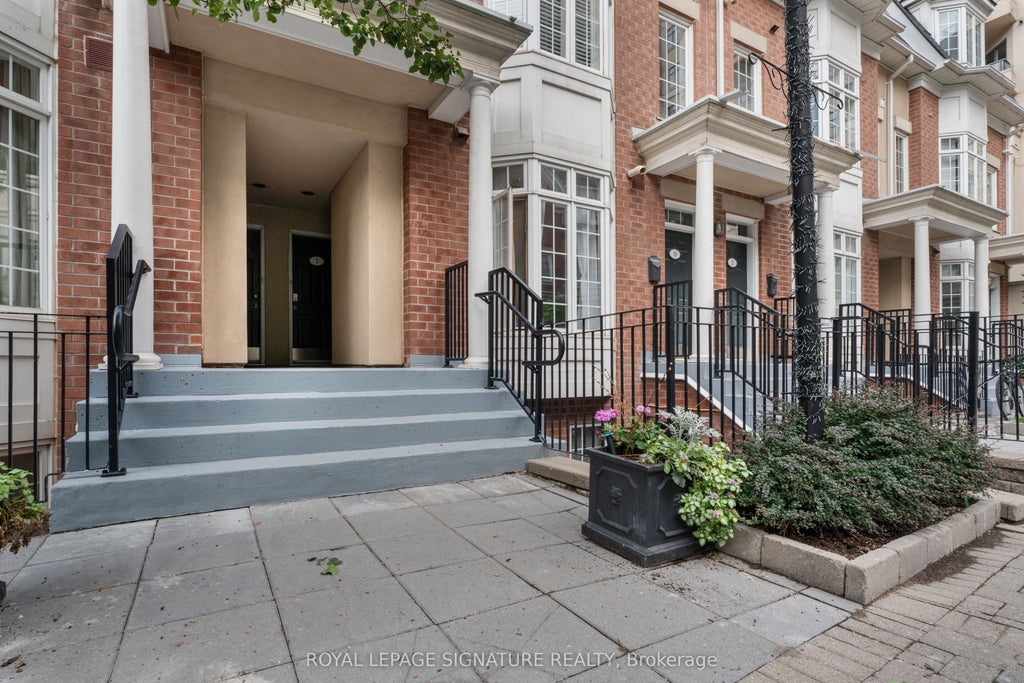 Photo of 11 Niagara Street #8, Toronto, ON M5V 3N9 (MLS # C13795538)