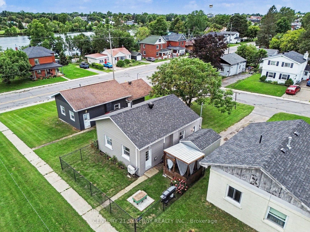 Photo of 3 McKenzie Avenue, Smiths Falls, ON K7A 3G4 (MLS # X13726096)
