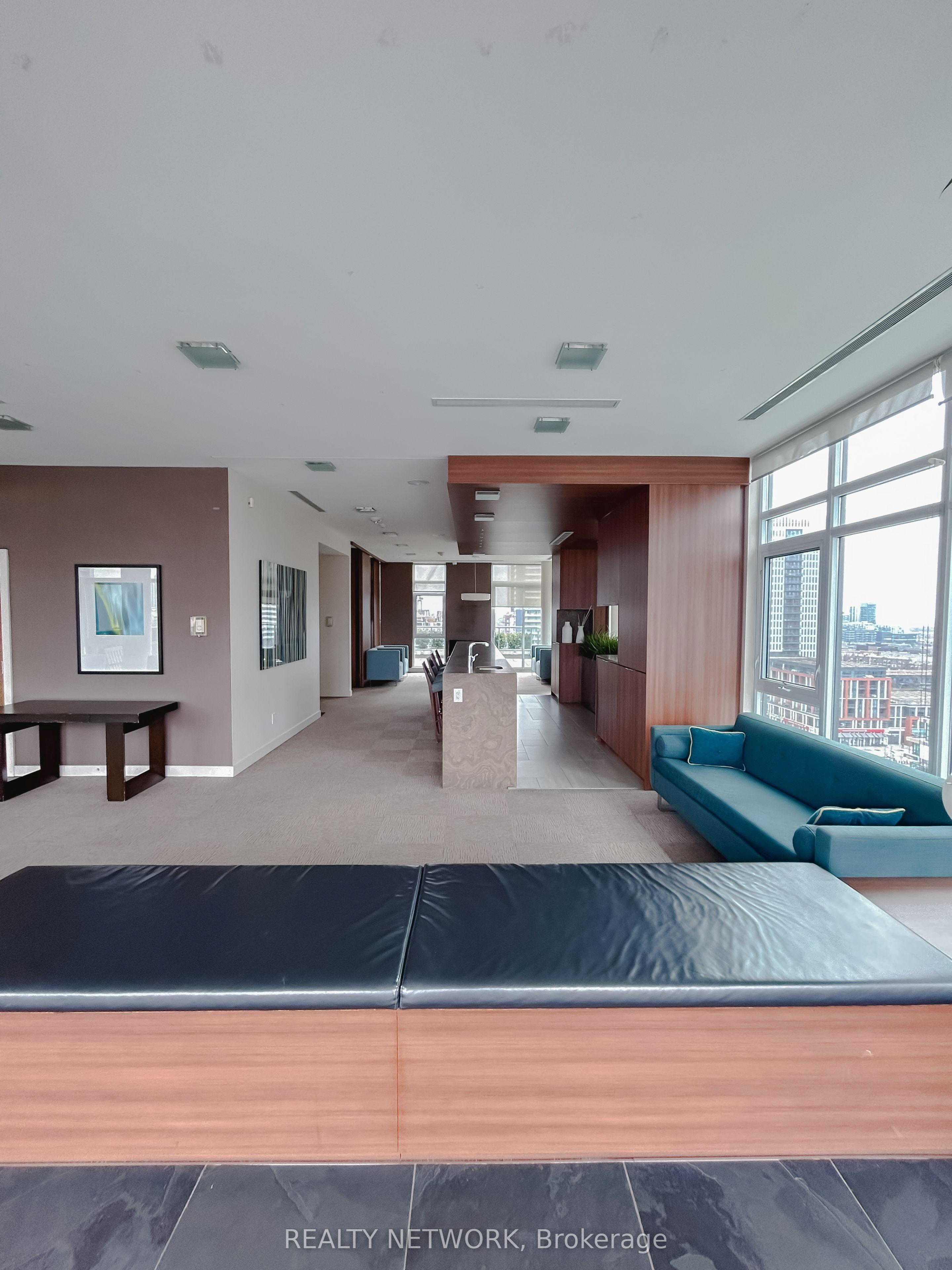 260 Sackville Street 210