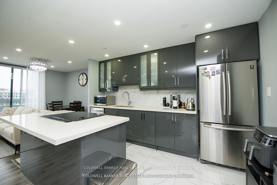 Photo 1 of 28 — 1210 Radom Street 1901, Pickering, ON L1W 2Z3