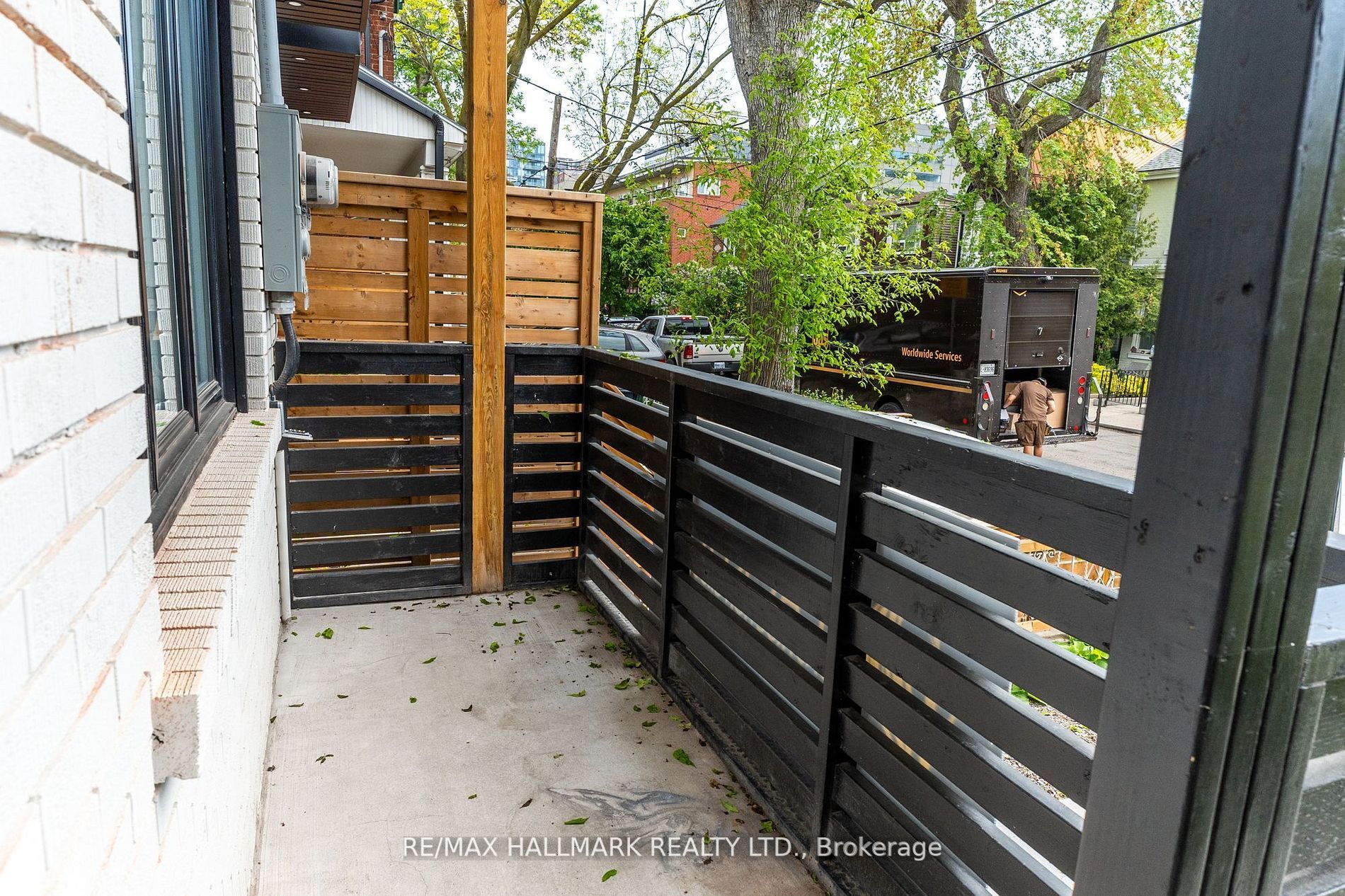700 Adelaide Street W Upper
