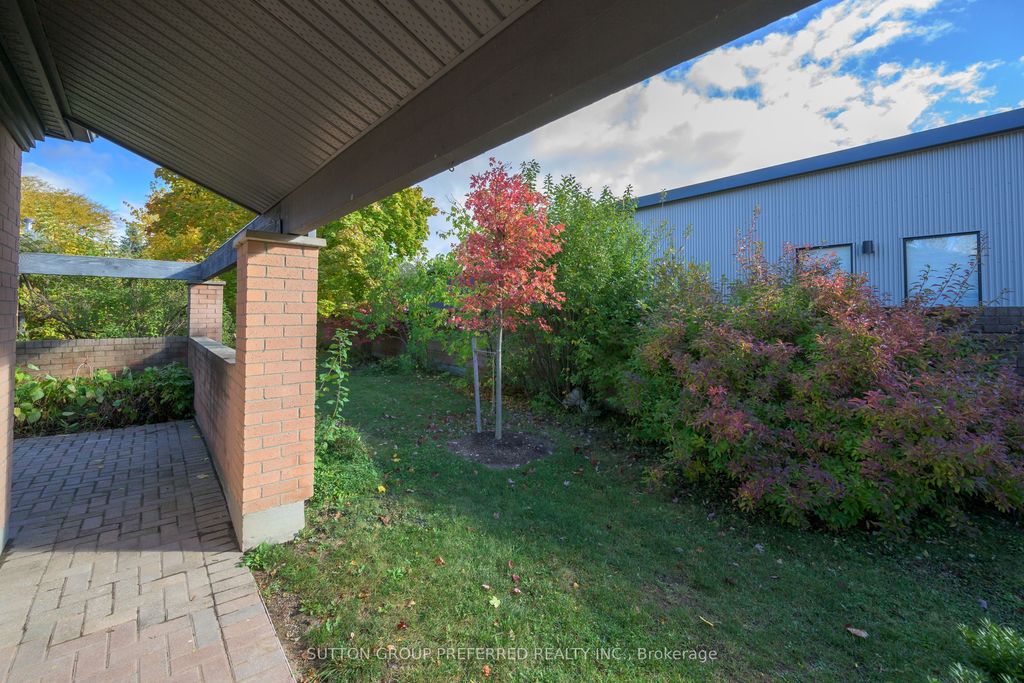 Photo of 50 Fiddlers Green Road #51, London North, ON N6H 4T4 (MLS # X12894124)