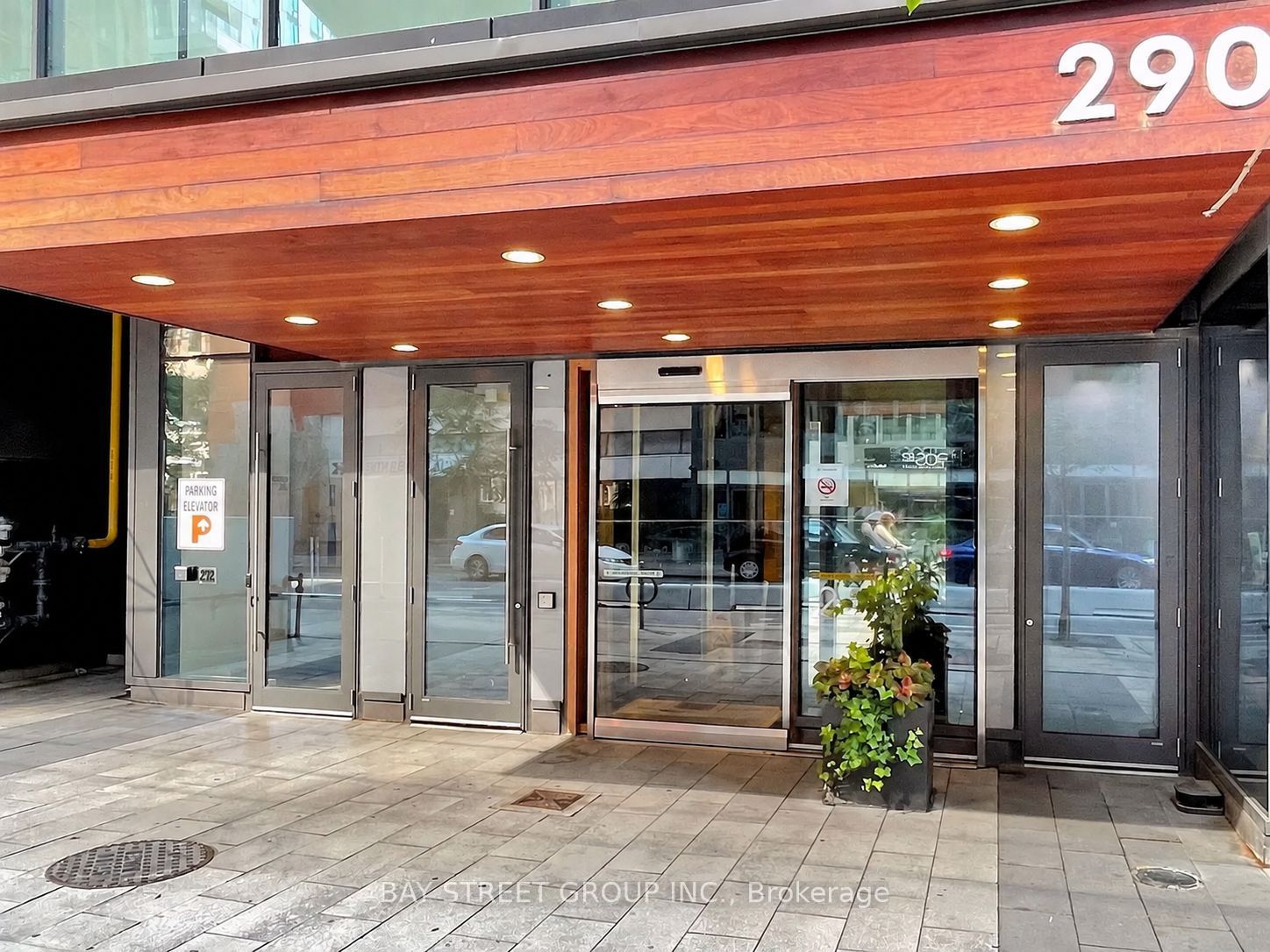 290 Adelaide Street W 1303