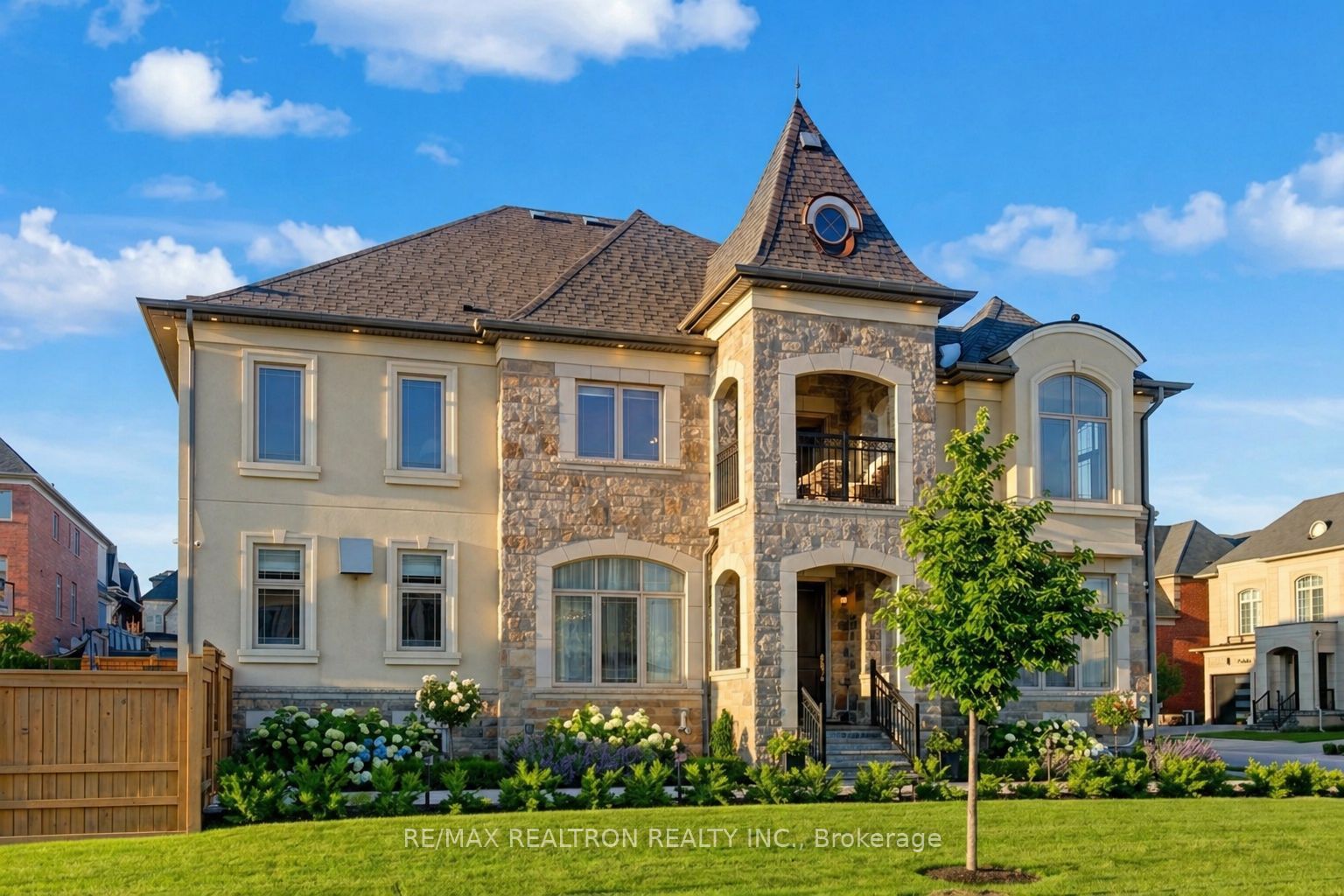 12 Hurst Avenue