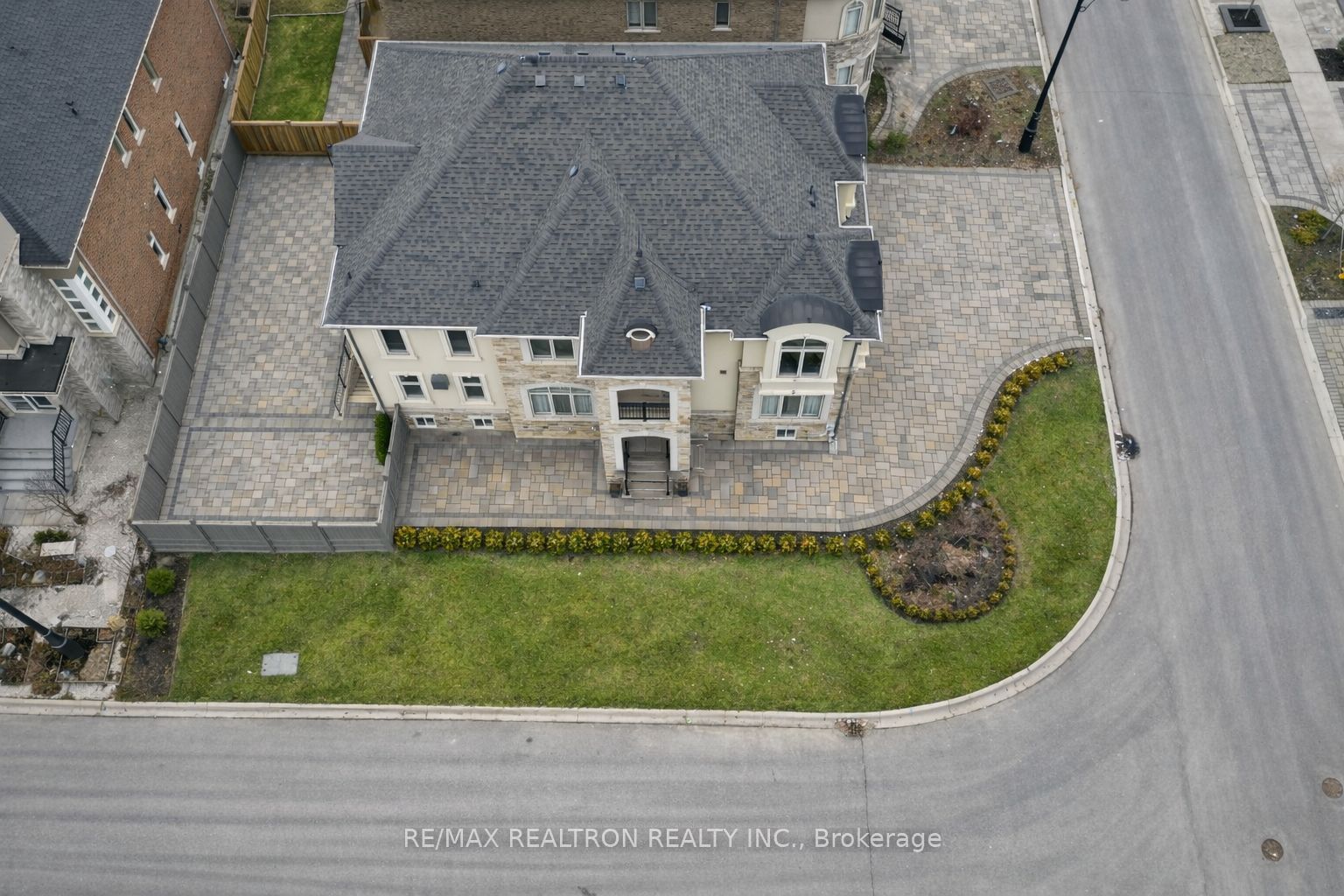12 Hurst Avenue