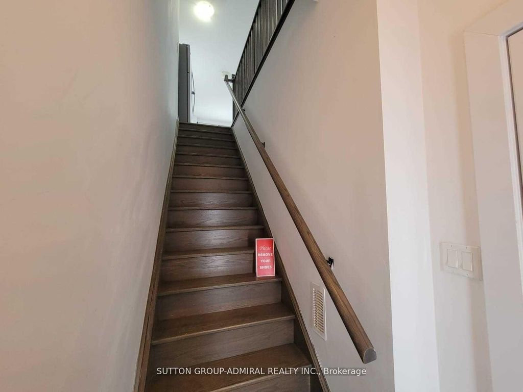 Photo of 540 Essa Road #17, Barrie, ON L4N 9E5 (MLS # S13219816)