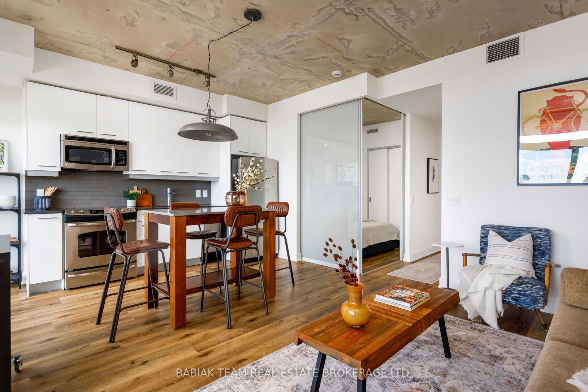 2 Gladstone Avenue 703