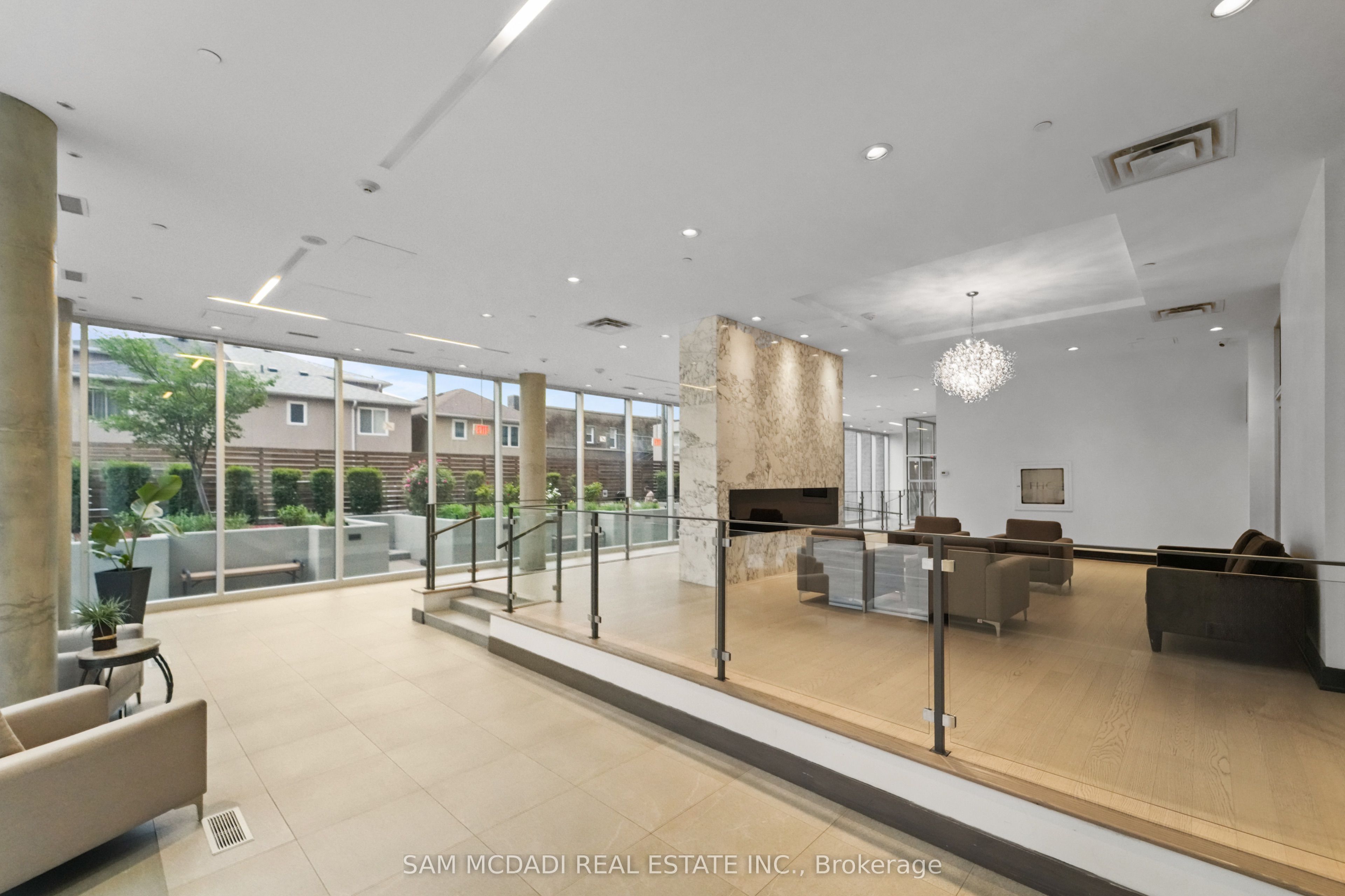 2055 Danforth Avenue 903