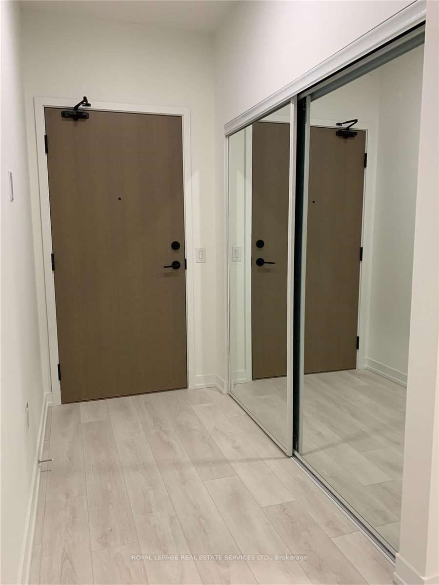 225 Sumach Street 912