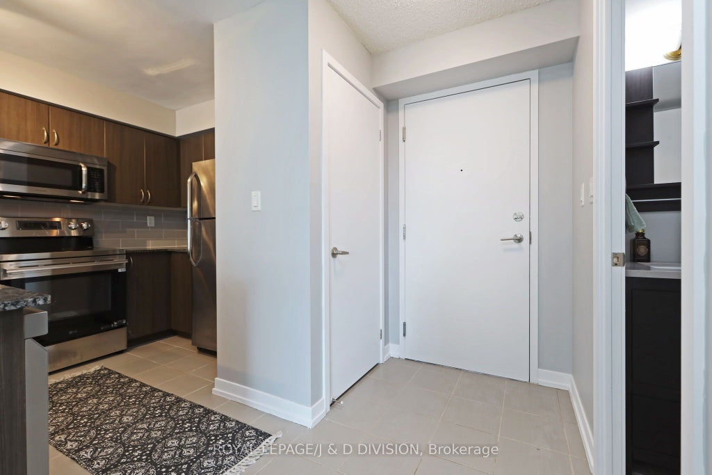 Photo of 816 Lansdowne Avenue #511, Toronto, ON M6H 4K6 (MLS # W13640062)