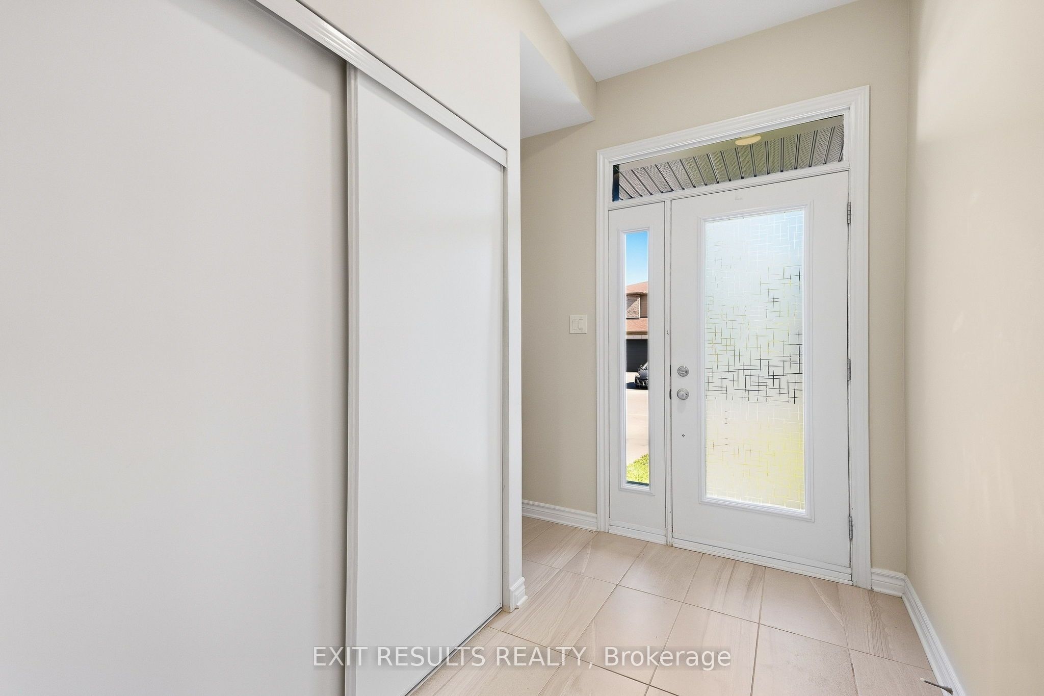 783 Namur Street W - Photo 2
