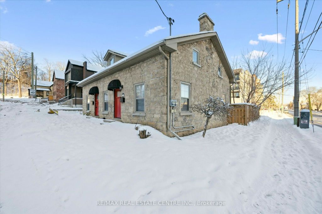 Photo of 16 St Andrews Street, Cambridge, ON N1S 1M4 (MLS # X12631398)