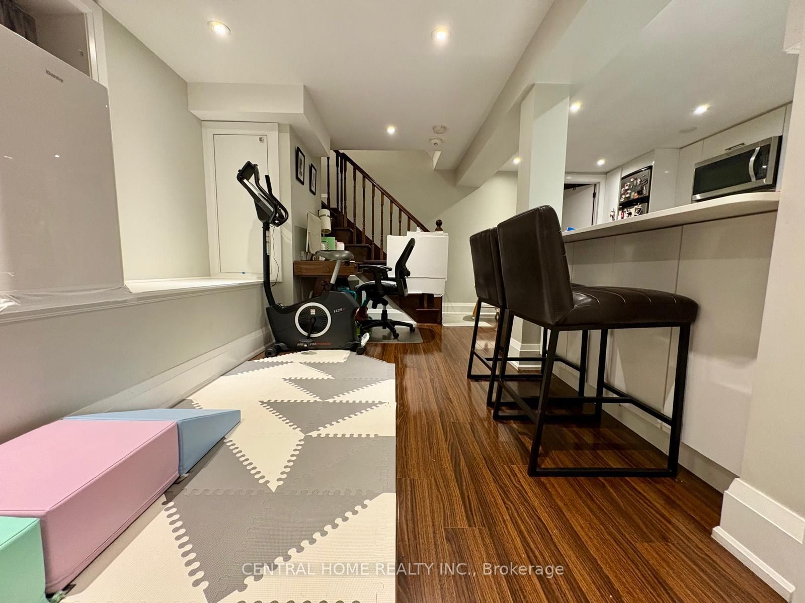 912 Royal York Road BSMT