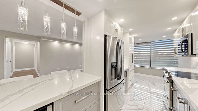 7440 Bathurst Street 512