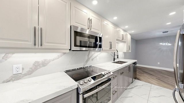 7440 Bathurst Street 512