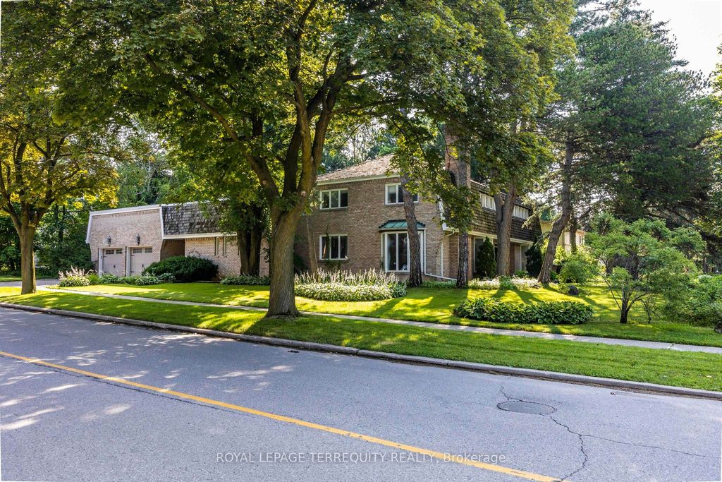 Photo of 2 Chieftain Crescent, Toronto, ON M2L 2H4 (MLS # C12812110)