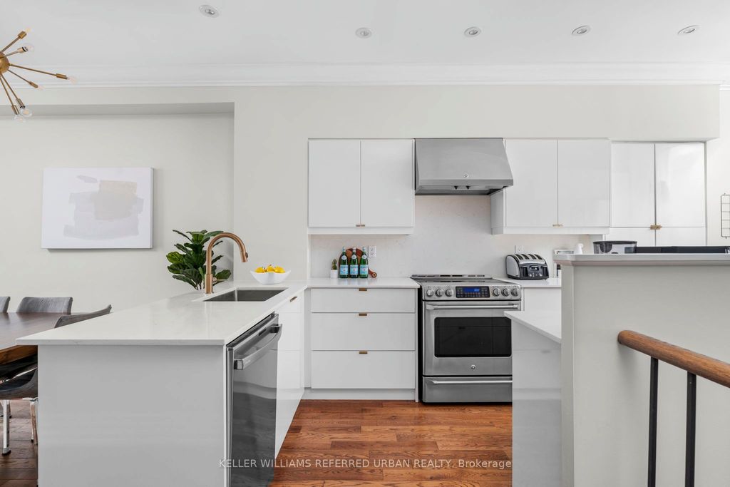 Photo of 23 East York Avenue, Toronto, ON M4K 3Z8 (MLS # E12955892)