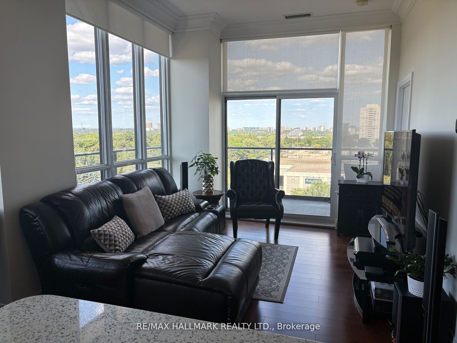 399 Spring Garden Avenue PH704