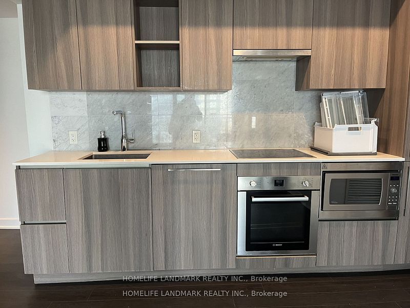 17 Bathurst Street 1506