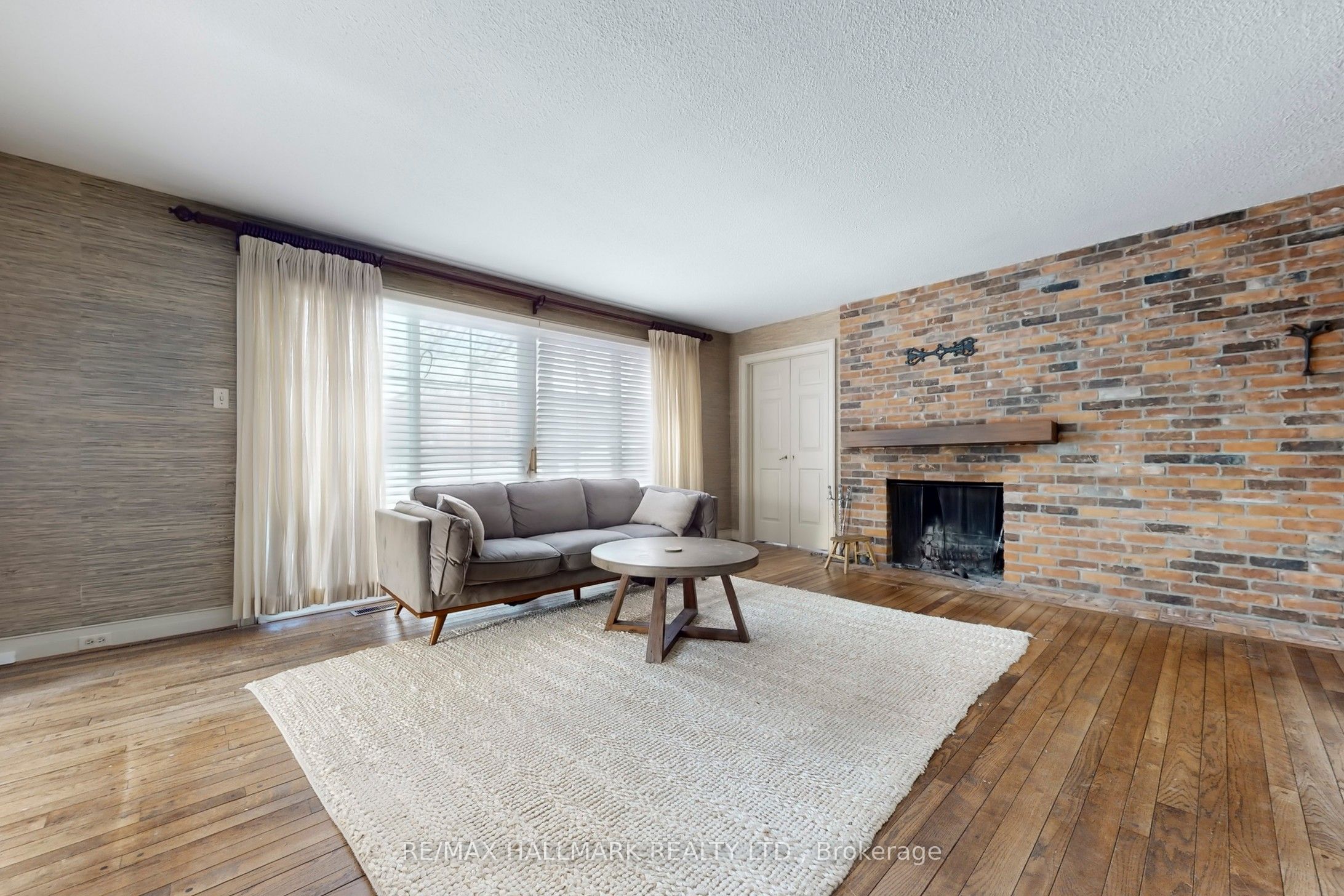 11222 Bayview Avenue