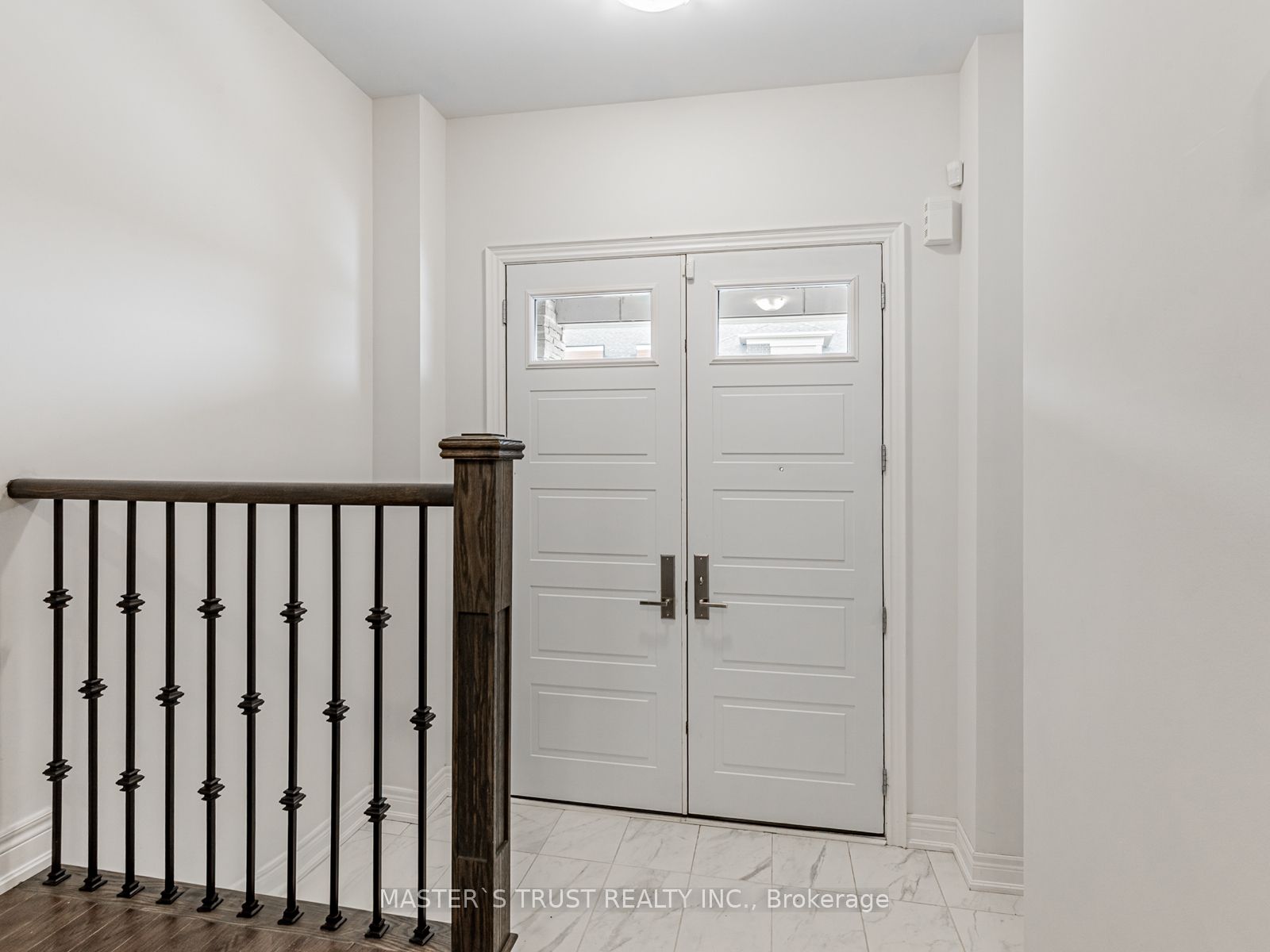 6 Schmeltzer Crescent